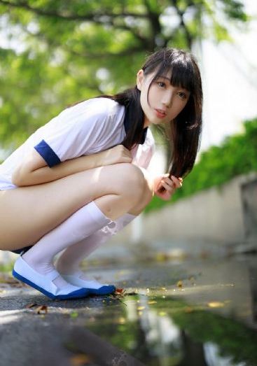 w两个世界在线观看免费完整版_1080P免费播放
